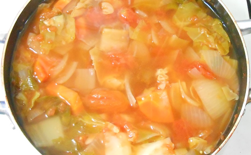 野菜を煮込むだけのシンプルなスープ