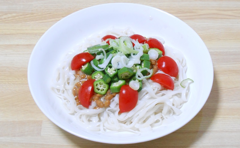 糖質0g麺の納豆オクラトマトそば