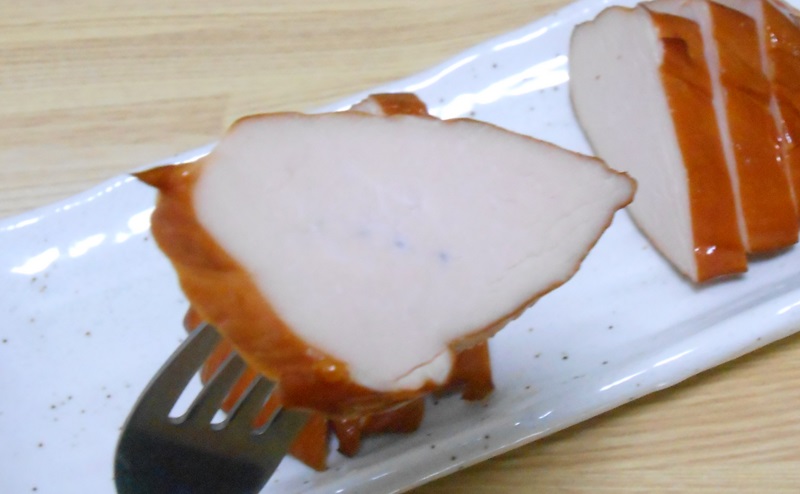 【ファミリーマート】スモーク香る国産鶏サラダチキン糖質0gを食べる